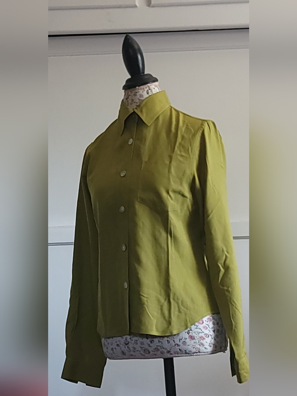 Moda Int'l Silk Olive Green Button-Front Women's Shirt Size XS